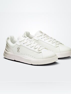On Running Rodger Advantage Women’s Tennis Sneakers - WhiteSize 8.5